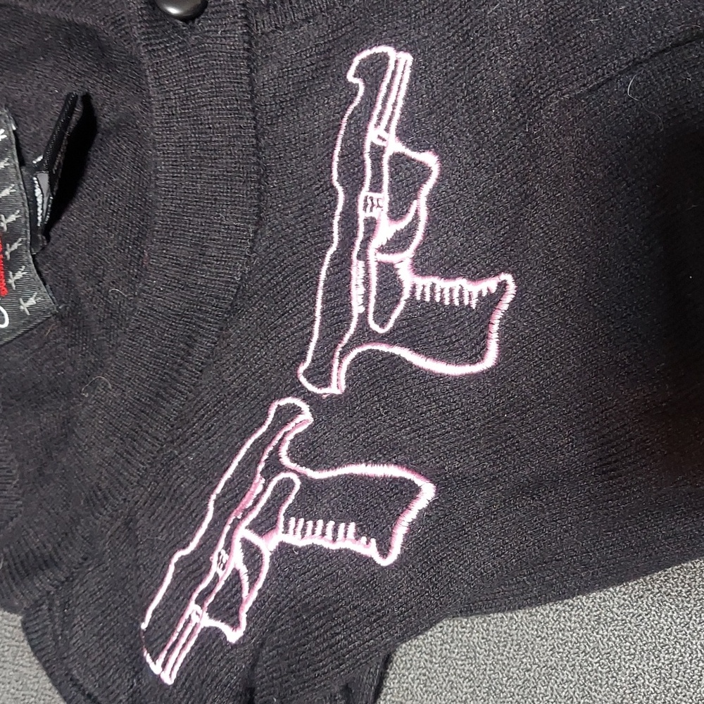Orphan Black Alison Hendrix Pink Gun Embroidered Black Button Down Cardigan 2X - Picture 4 of 5